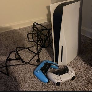 Ps5 digital console comes with controllers & games